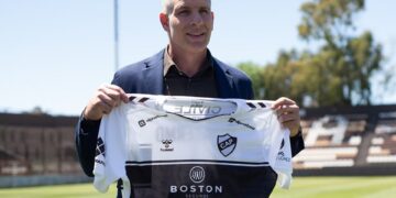Martín Palermo regresa a la dirección técnica de Platense con un importante desafío en la Copa Libertadores