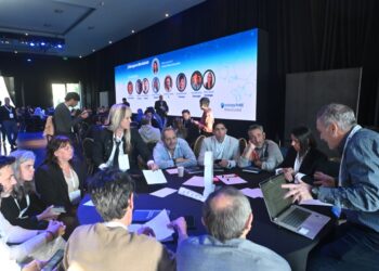 Herramientas para entender, decidir y actuar el banco ciudad reunió a referentes y especialistas para analizar el nuevo mapa de las pymes