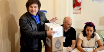 Un sondeo muestra un escenario abierto para 2027: Milei y el peronismo, separados por apenas tres décimas