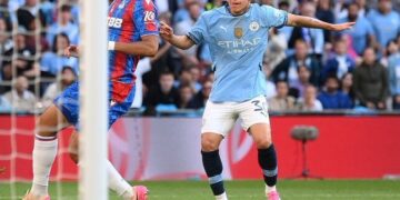 Claudio Echeverri deja el Manchester City y se une al Benfica antes del cierre del mercado de pases