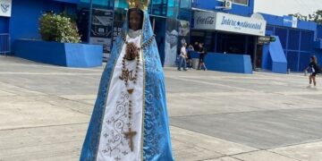 Un inusual video muestra a la Virgen de Luján en Liniers, previo a una nueva peregrinación