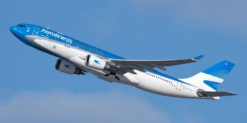 Aerolíneas Argentinas prepara un operativo especial para trasladar a la comitiva durante la visita de León XIV