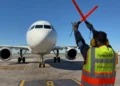 Embargaron las cuentas de Flybondi por una deuda de más de $1.400 millones con la ANAC