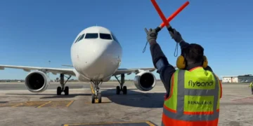 Embargaron las cuentas de Flybondi por una deuda de más de $1.400 millones con la ANAC