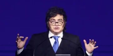 Milei reúne el 27,1% de intención de voto, aunque el 57,5% reclama un cambio de gobierno para 2027