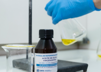 Aceite de oliva adulterado: señales para identificar envases sospechosos antes de consumirlo