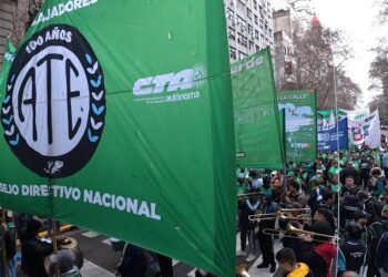ATE convocó a un paro nacional de 24 horas y marchará al Congreso contra el DNU 70/23