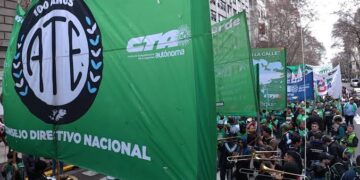 ATE convocó a un paro nacional de 24 horas y marchará al Congreso contra el DNU 70/23
