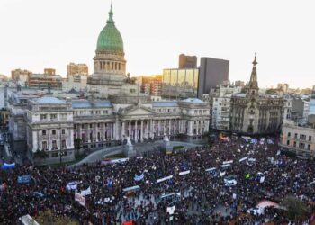 Marcha Federal Universitaria: reclaman fondos para las universidades y crece la tensión por el DNU de Milei