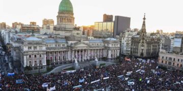 Marcha Federal Universitaria: reclaman fondos para las universidades y crece la tensión por el DNU de Milei