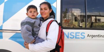 Las asignaciones familiares perdieron un 45% de su poder adquisitivo en diez años y se amplía la brecha con la AUH